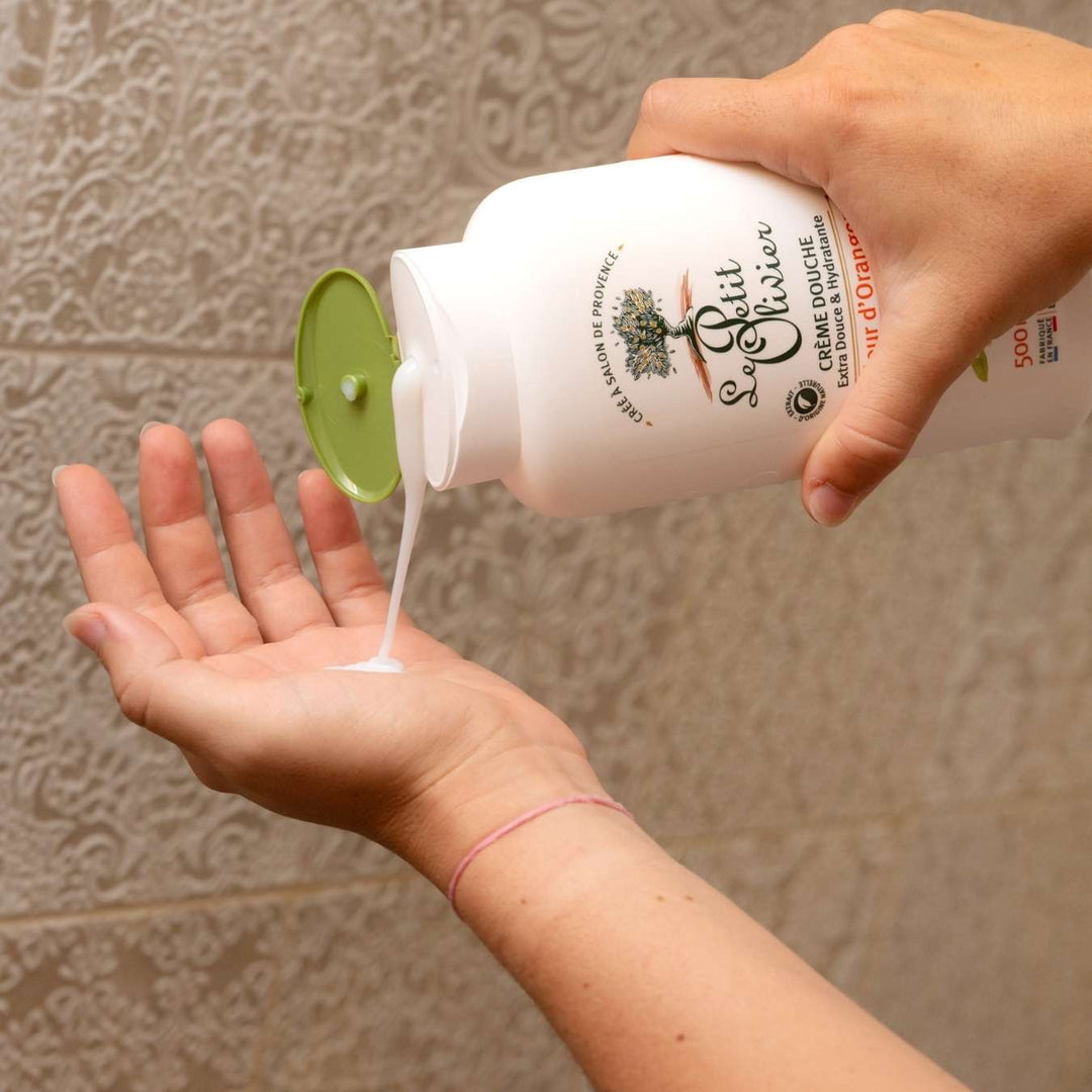 le petit olivier extra-gentle moisturizing shower cream lemon verbena use 1