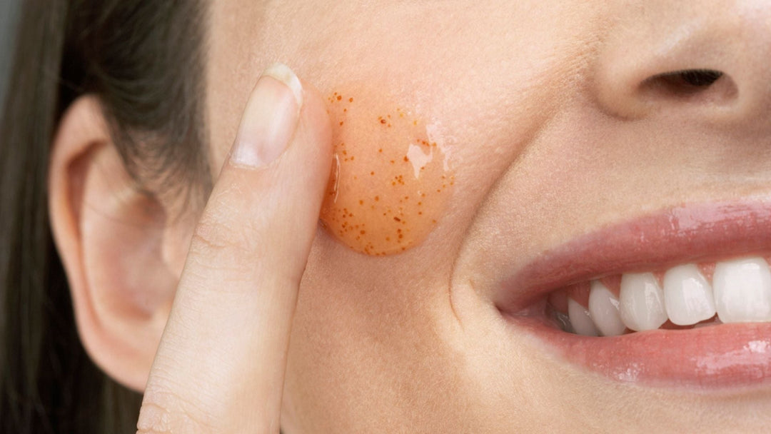 Exfoliation du visage : pourquoi, comment et à quelle fréquence ?