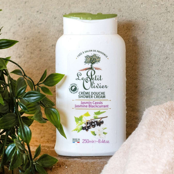 le petit olivier creme douche extra douce hydratante jasmin cassis produit