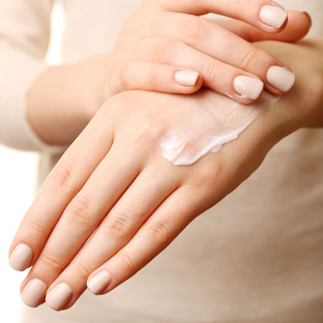LE PETIT OLIVIER Crème mains réparatrice au beurre de karité peaux