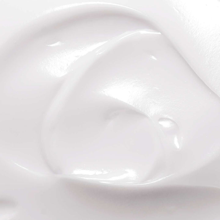 le petit olivier argan eye make-up removal milk texture